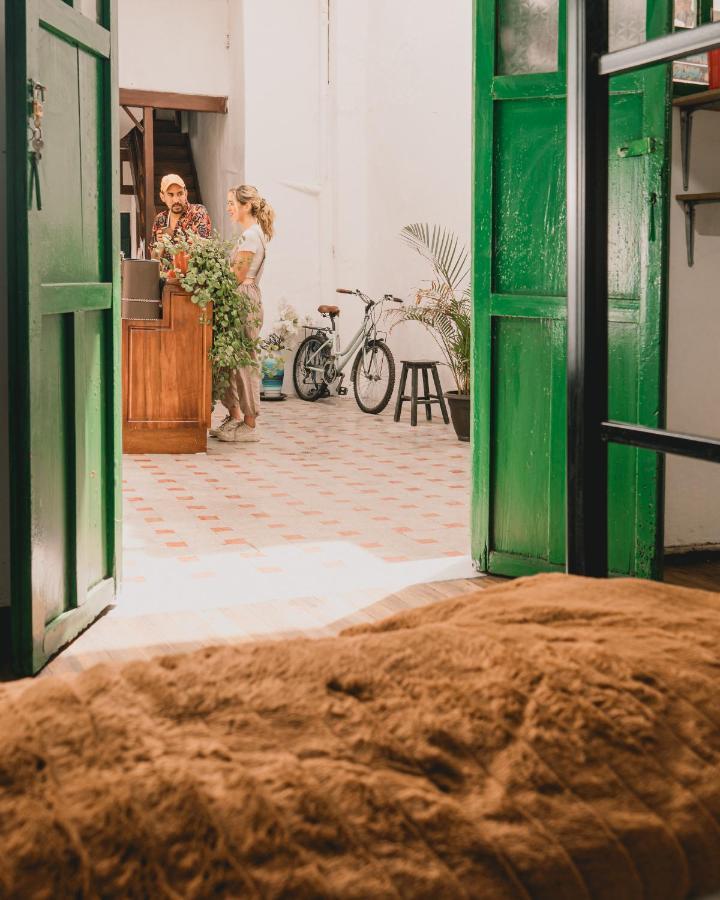 Wild Monkey Hostel Куэнка Номер фото